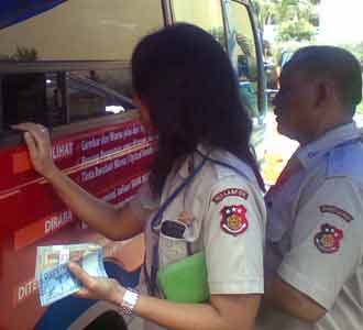 Antre Tukar Uang di Mabes Polri