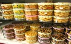 Ramadan, Terjual Seratus Toples Dalam Sehari