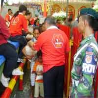 Sedekah Bumi, Yayasan Eng Ang Kiong Bagi Sembako