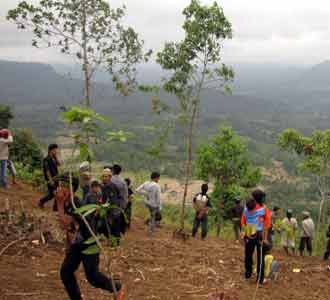 Korban Gempa Mengungsi