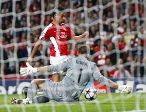 Arsenal Banding Skorsing Eduardo