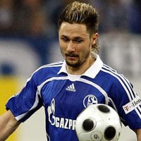 Magath Turunkan Streit ke Tim Reserve