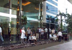  Cara Berlindung Dari Gempa