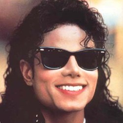 Puisi Michael Jackson Eksis di Undangan Pemakamannya