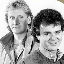 Kembali ke Jakarta, Air Supply Pecahkan Rekor MURI