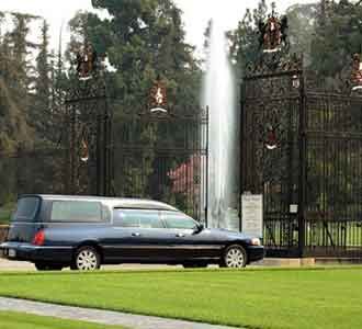 Michael Jackson Dimakamkan