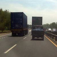 Lebaran, Truk Dilarang Melintas Suramadu