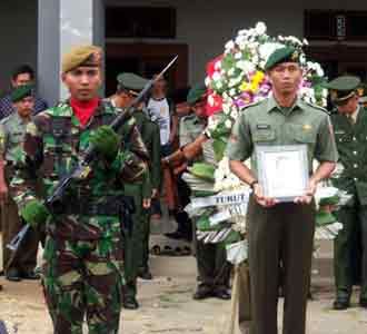 Tahir Djide Dimakamkan