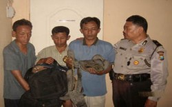 Komplotan Pencuri Sandal di Masjid Al Akbar Diringkus 