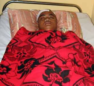 Selamatkan Ayah, Nanang Tertimpa Tembok