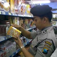 Razia Bilka, Petugas Temukan Mamin Kadaluwarsa
