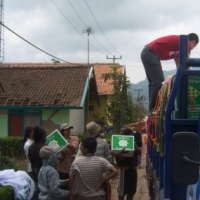 Telkom Bagikan 1.500 Paket Sembako Pada Korban Gempa