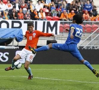 Singa Oranye Terkam Macan Asia