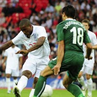 Tipis, Inggris Tekuk Slovenia