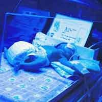 Reni Lahirkan Bayi Kembar Saat Gempa 7,3 SR di Tasikmalaya