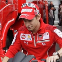 Ducati Yakinkan Stoner Segera Kembali