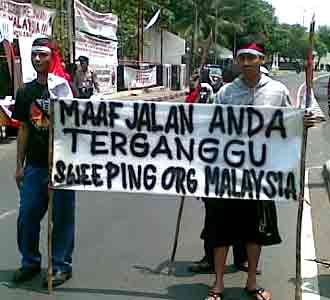 Warga Malaysia Disweeping
