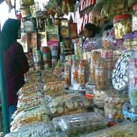 Momentum Lebaran, Omzet Pedagang Biskuit Meningkat Tajam