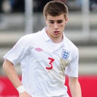 Leeds Tuduh Everton Curi Pemainnya