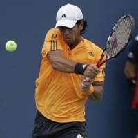 Verdasco Hentikan Langkah Si Raksasa