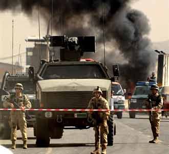 Bom Meledak di Pangkalan NATO