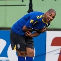 Berpeluang Starter, Adriano Senang