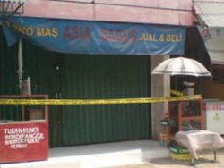 Perampok Keluarkan Tembakan 5 Kali