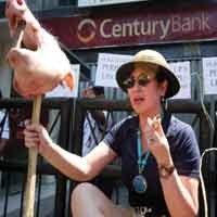 Gayatri CS Tuntut Menteri Keuangan Mundur