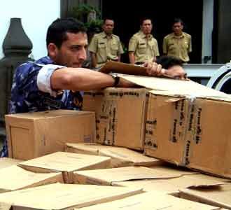 Qatar Bantu Korban Gempa