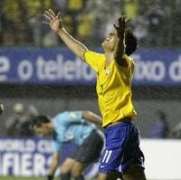 Nilmar Hat-trick, Brasil Atasi Cile