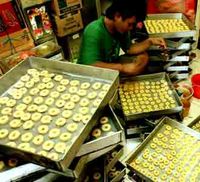 Manisnya Rezeki Kue Lebaran