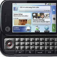 Cliq, Smartphone Android Pertama Motorola