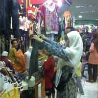 Omzet Penjual Pakaian di PGS Melonjak 30 Persen