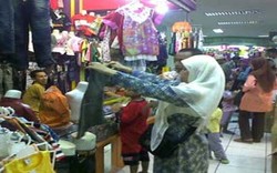 Omzet Penjual Pakaian di PGS Melonjak 30 Persen
