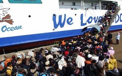 Lelah Menunggu Kapal, Pemudik di Tanjung Priok Terserang Dehidrasi
