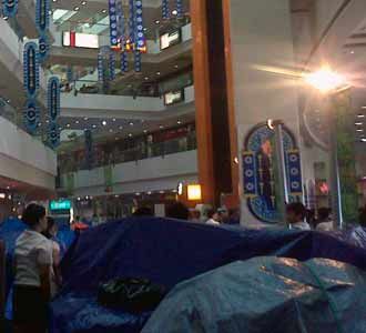 Plaza Atrium Lantai IV Terbakar Plaza Atrium Lantai IV Terbakar