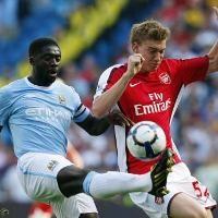 Adebayor Bikin Gol, City Hantam Arsenal 4-2