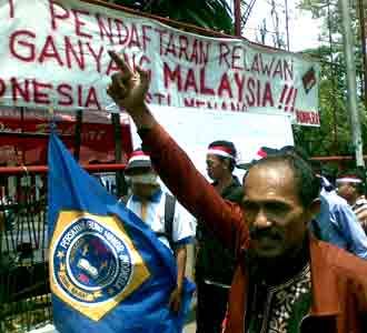 Aksi Ganyang Malaysia Masih Berlanjut Aksi Ganyang Malaysia Masih Berlanjut