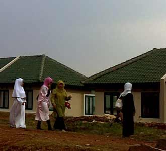Pesantren Masyarakat Bukit Az-Zikra Pesantren Masyarakat Bukit Az-Zikra
