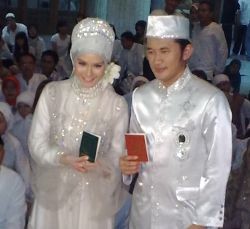 Zaskia dan Hanung Resmi Suami Istri  