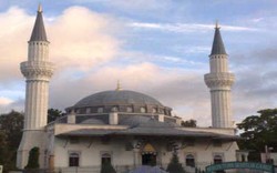 Keindahan Arsitektur Islam di Masjid Sehitlik