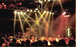 Kaum Muda Malaysia Tetap Dugem Saat Ramadan