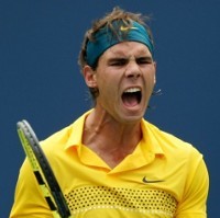 Servis Nadal Terganjal Perut