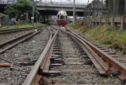 Amankan Arus Mudik, Tim Gegana Sisir Jalur KA