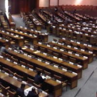  Tren Anggota DPR di Paripurna: Datang, Tanda Tangan, Kabur 