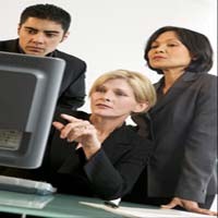 Pekerja Kantor Pilih Facebook atau YM?