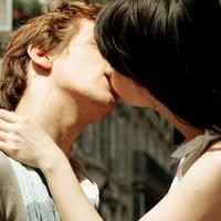 Blog Wanita Pencium 100 Pria Jadi Sensasi