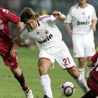 Milan Cari Inspirasi pada Pirlo