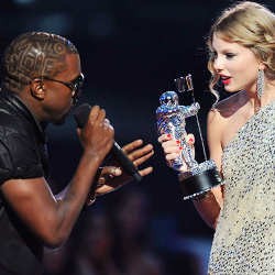 Aksi Kanye West Jadi Bahan Lelucon