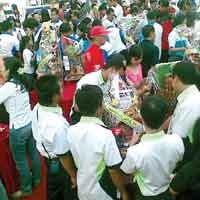 Jelang Lebaran, Warga Jakarta Serbu Pusat Perbelanjaan